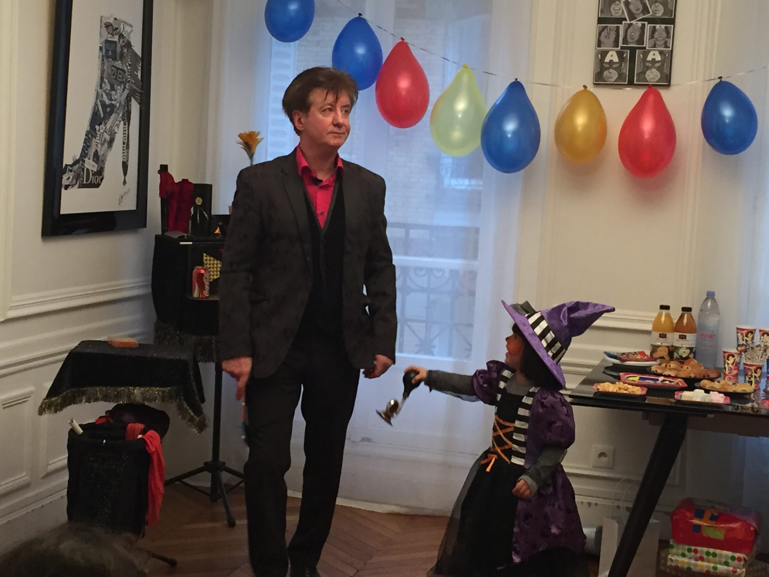 Animation enfants Anniversaire avec un Magicien Professionnel Paris RP